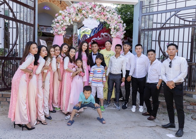 Em gái tài giỏi, xinh đẹp của Hoa hậu Ngọc Diễm kết hôn ở tuổi 23 - 11 Em gái tài giỏi, xinh đẹp của Hoa hậu Ngọc Diễm kết hôn ở tuổi 23 - 11