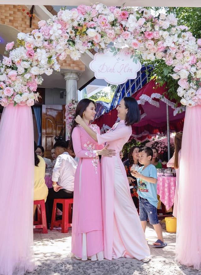 Em gái tài giỏi, xinh đẹp của Hoa hậu Ngọc Diễm kết hôn ở tuổi 23 - 7 Em gái tài giỏi, xinh đẹp của Hoa hậu Ngọc Diễm kết hôn ở tuổi 23 - 7