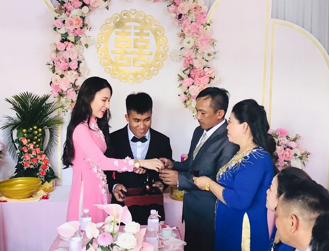 Em gái tài giỏi, xinh đẹp của Hoa hậu Ngọc Diễm kết hôn ở tuổi 23 - 9 Em gái tài giỏi, xinh đẹp của Hoa hậu Ngọc Diễm kết hôn ở tuổi 23 - 9