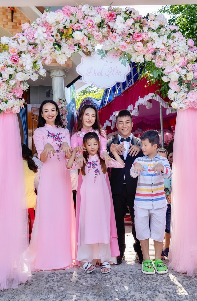 Em gái tài giỏi, xinh đẹp của Hoa hậu Ngọc Diễm kết hôn ở tuổi 23 - 8 Em gái tài giỏi, xinh đẹp của Hoa hậu Ngọc Diễm kết hôn ở tuổi 23 - 8