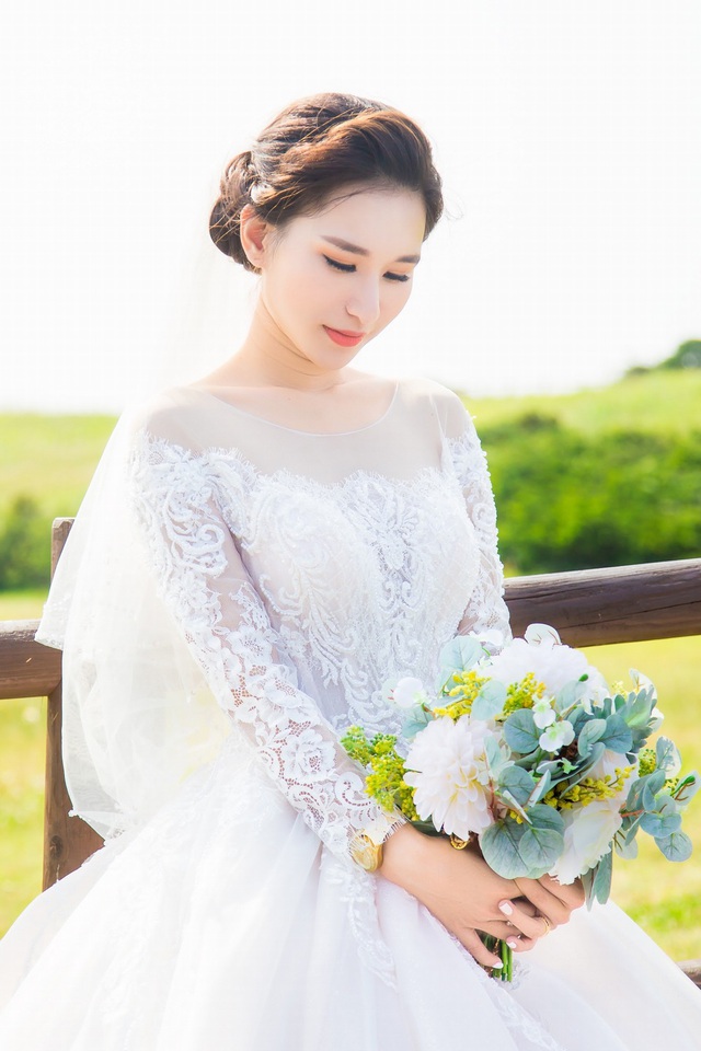 Em gái tài giỏi, xinh đẹp của Hoa hậu Ngọc Diễm kết hôn ở tuổi 23 - 3 Em gái tài giỏi, xinh đẹp của Hoa hậu Ngọc Diễm kết hôn ở tuổi 23 - 3