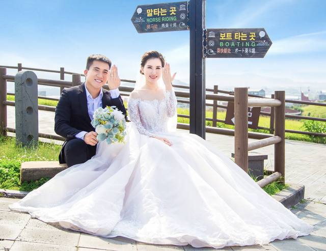 Em gái tài giỏi, xinh đẹp của Hoa hậu Ngọc Diễm kết hôn ở tuổi 23 - 2 Em gái tài giỏi, xinh đẹp của Hoa hậu Ngọc Diễm kết hôn ở tuổi 23 - 2