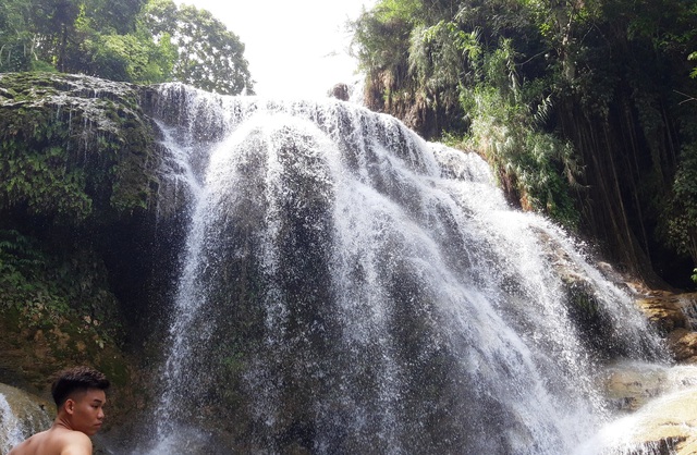 Vẻ đẹp hoang sơ, h&ugrave;ng vĩ kh&ocirc;ng k&eacute;m phần thơ mộng của Th&aacute;c Mu - 4