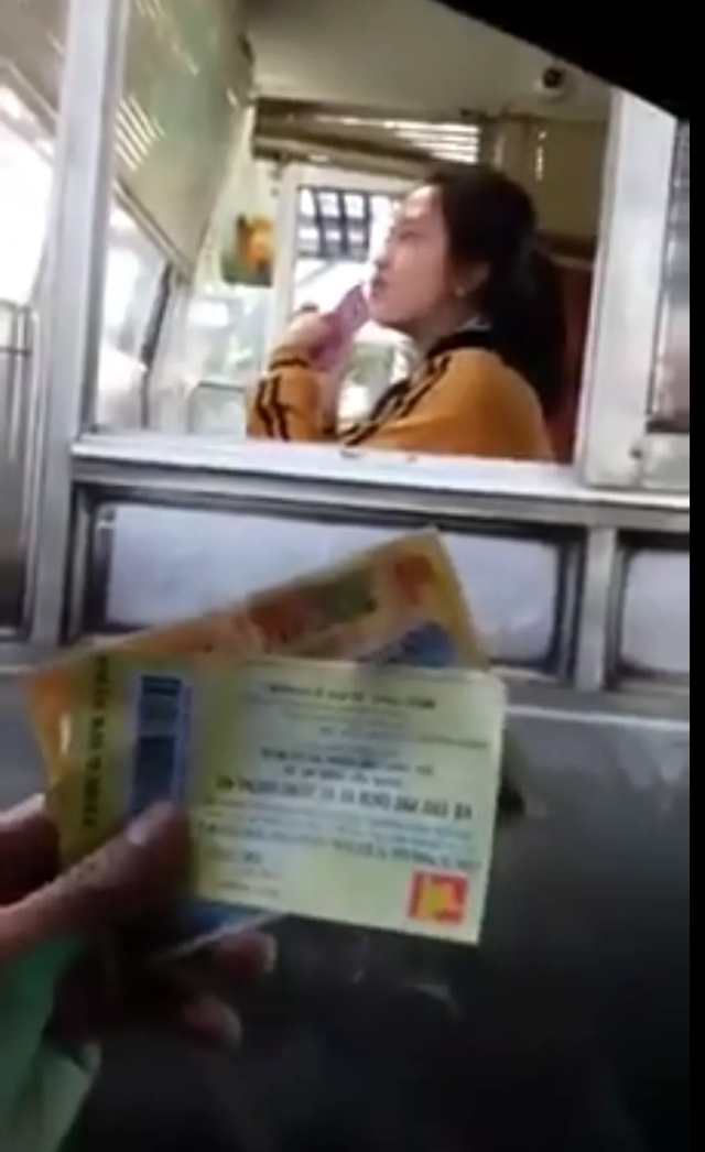 Vụ thu ph&iacute; xe đi đ&oacute;n h&agrave;i cốt liệt sĩ: Cựu chiến binh tr&ecirc;n xe n&oacute;i g&igrave;? - 1