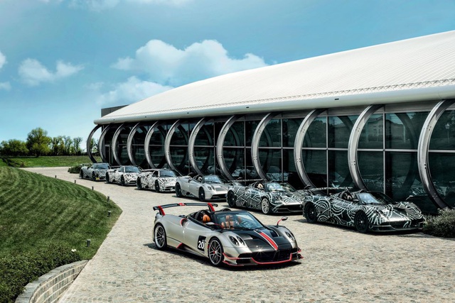 3,5 triệu USD cho c&uacute; vảy ga tr&ecirc;n Pagani Huayra Roadster BC - 1