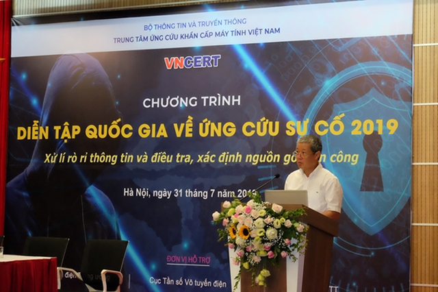 Thứ trưởng Bộ TT&TT Nguyễn Thành Hưng phát biểu tại chương trình diễn tập quốc gia về ứng cứu sự cố 2019. Thứ trưởng Nguyễn Thành Hưng