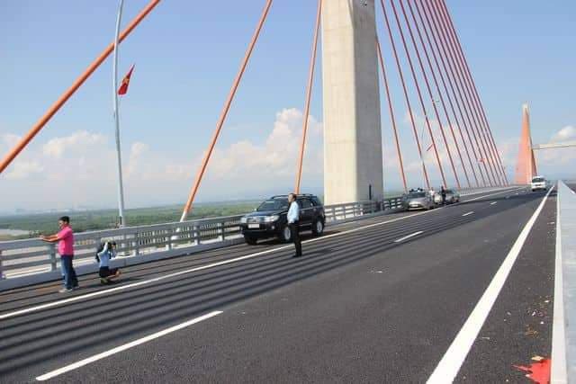 Cấm phương tiện lưu th&ocirc;ng qua cầu Bạch Đằng khi b&atilde;o số 3 đổ bộ - 1