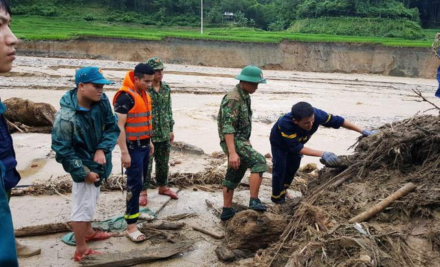 Thanh Hóa: 5 người chết, 10 người mất tích, thiệt hại gần 300 tỷ đồng vì mưa lũ - 5 Thanh Hóa: 5 người chết, 10 người mất tích, thiệt hại gần 300 tỷ đồng vì mưa lũ - 5