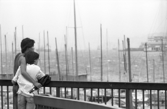 16 bức ảnh về trận bão lịch sử 40 năm trước ở Hồng Kong - 16