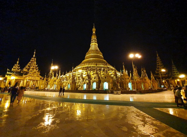 Độc đáo ngôi chùa dát 90 tấn vàng, gắn nghìn viên kim cương đắt giá ở Myanmar - 1