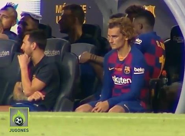 Messi từ chối bắt tay, khó chịu ra mặt với Griezmann - 1 Messi từ chối bắt tay, khó chịu ra mặt với Griezmann - 1