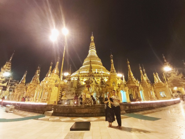 Độc đáo ngôi chùa dát 90 tấn vàng, gắn nghìn viên kim cương đắt giá ở Myanmar - 9
