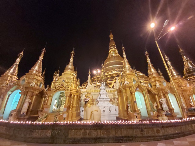 Độc đáo ngôi chùa dát 90 tấn vàng, gắn nghìn viên kim cương đắt giá ở Myanmar - 5
