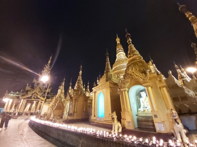 Độc đáo ngôi chùa dát 90 tấn vàng, gắn nghìn viên kim cương đắt giá ở Myanmar - 6