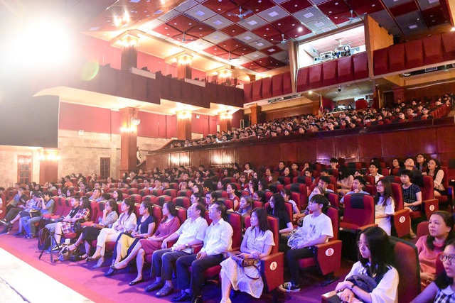 Học sinh trường Ams diễn kịch xúc động về đề tài phong kiến xưa - 7 Học sinh trường Ams diễn kịch xúc động về đề tài phong kiến xưa - 7
