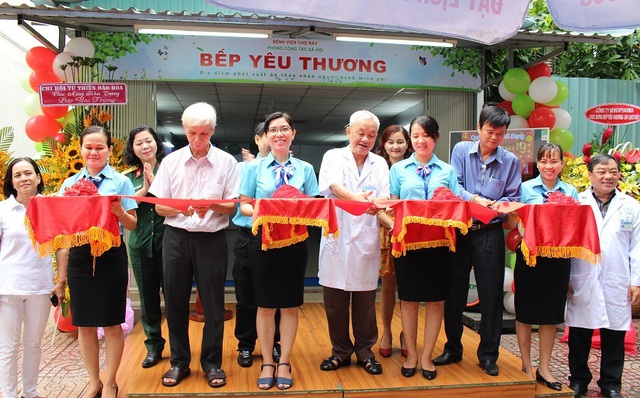 Những bữa cơm không đồng ấm lòng bệnh nhân nghèo - 2 Những bữa cơm không đồng ấm lòng bệnh nhân nghèo - 2