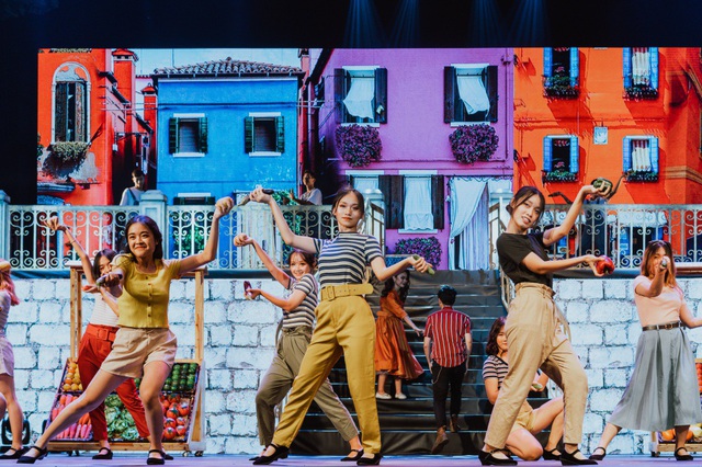 Học sinh trường Ams tự tin trình diễn nhạc kịch Broadway trên sân khấu Nhà hát lớn - 5 Học sinh trường Ams tự tin trình diễn nhạc kịch Broadway trên sân khấu Nhà hát lớn - 5