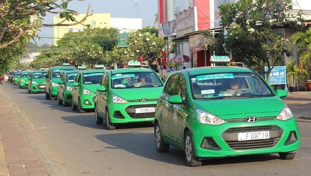 Taxi truyền thống muốn chuyển đổi thành xe hợp đồng điện tử - 2