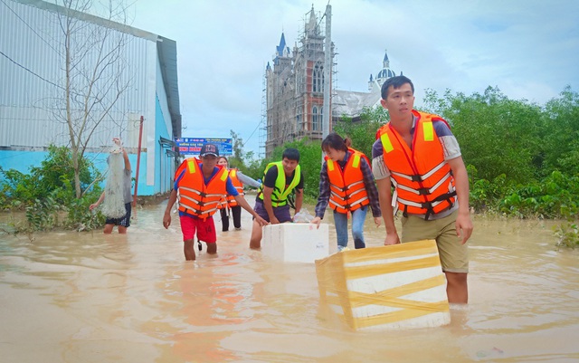 Nhìn lại 10 ngày đảo ngọc Phú Quốc quay cuồng trong trận lũ lụt chưa từng có - 18