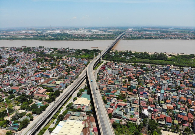 Hà Nội: Hiện trạng mặt đường cầu Thăng Long xuống cấp thảm hại - 1