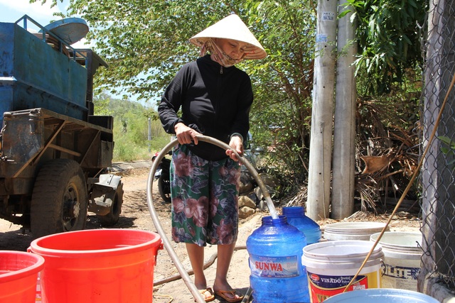 Phú Yên nắng hạn suốt nhiều tháng, hơn 9.000 hộ dân “khát nước” trầm trọng - 6