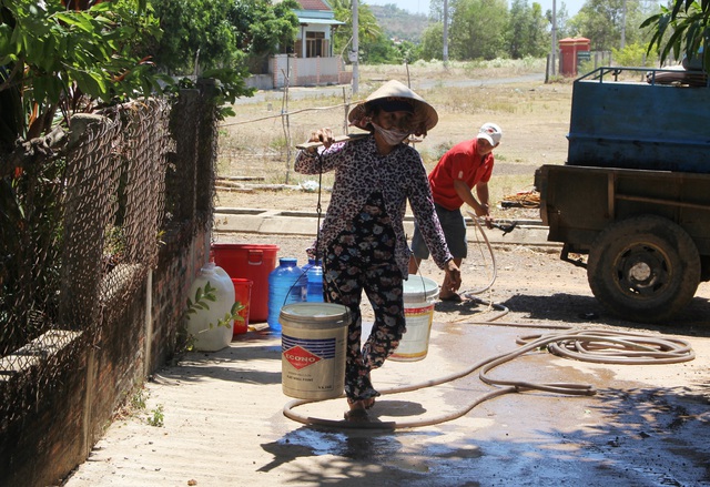 Phú Yên nắng hạn suốt nhiều tháng, hơn 9.000 hộ dân “khát nước” trầm trọng - 7