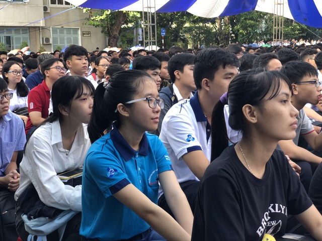 Lễ khai giảng sớm của hơn 5.000 tân sinh viên ĐH Bách khoa TPHCM - 2