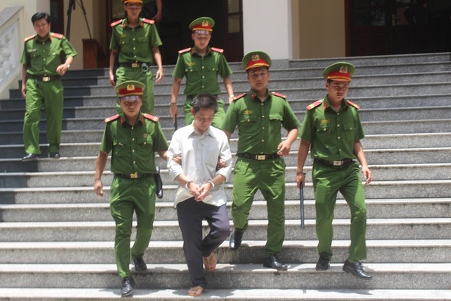 Giết vợ và bạn gái vợ vì nghi ngờ có quan hệ đồng tính - 1