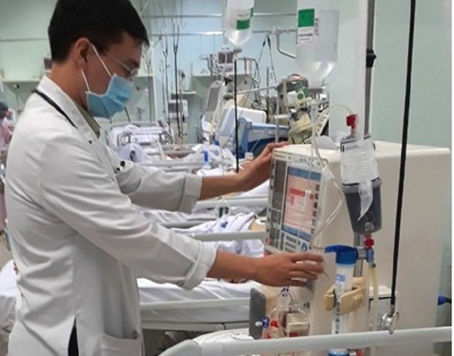 Uống 40 viên thuốc trị rối loạn tâm thần, bệnh nhân hôn mê sâu - 2 Uống 40 viên thuốc trị rối loạn tâm thần, bệnh nhân hôn mê sâu - 2