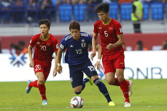Văn Hậu có thể chạm trán Ajax ở trận đấu đầu tiên tại Hà Lan - 1 Văn Hậu có thể chạm trán Ajax ở trận đấu đầu tiên tại Hà Lan - 1