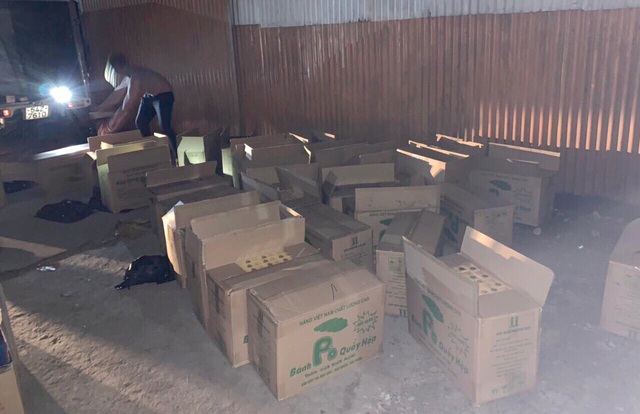 Công an bắt lô thuốc lá lậu nhập từ Bắc vào TPHCM trị giá hơn 1 tỉ đồng - 1 Công an bắt lô thuốc lá lậu nhập từ Bắc vào TPHCM trị giá hơn 1 tỉ đồng - 1