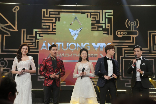 NSND Trung Anh bối rối, Bảo Thanh bật khóc khi nhận giải Diễn viên ấn tượng - 14 NSND Trung Anh bối rối, Bảo Thanh bật khóc khi nhận giải Diễn viên ấn tượng - 14
