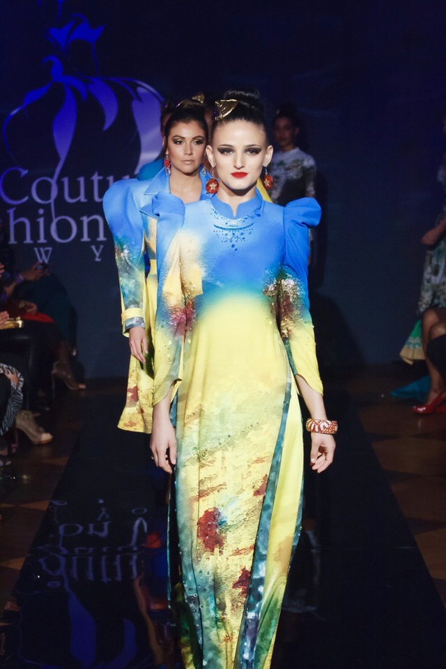 30 chiếc nón dát vàng cùng di sản Việt mở màn New York Couture Fashion Week - 2