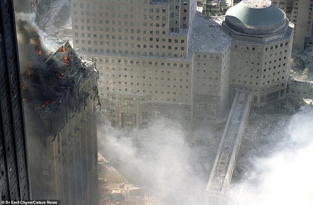 Hình ảnh lần đầu công bố về hiện trường thảm khốc vụ khủng bố 11/9 - 11
