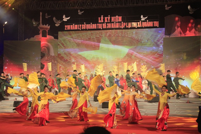 Mảnh đất khốc liệt “81 ngày đêm Thành Cổ” đón nhận Huân chương Lao động hạng Nhất - 2 Mảnh đất khốc liệt “81 ngày đêm Thành Cổ” đón nhận Huân chương Lao động hạng Nhất - 2
