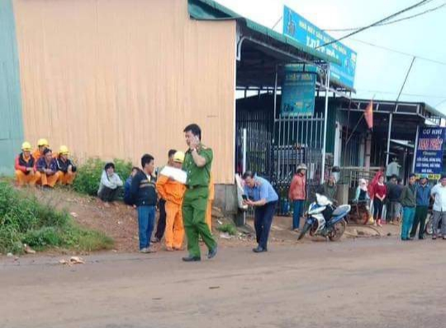 Ba chị em ruột bị điện giật thương vong trên đường chở nhau đi học - 2 Ba chị em ruột bị điện giật thương vong trên đường chở nhau đi học - 2