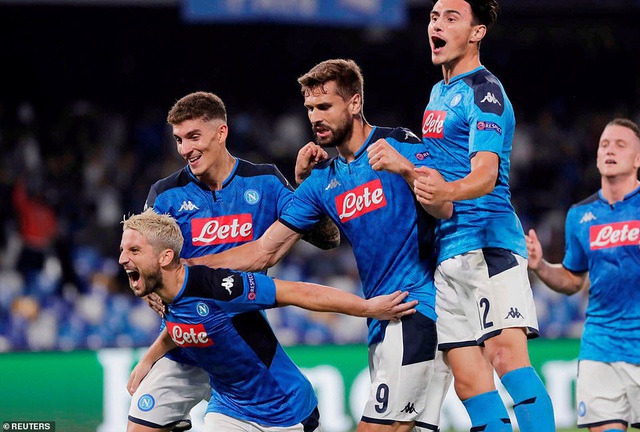 Van Dijk mắc sai lầm, Liverpool bất ngờ gục ngã trước Napoli - 1
