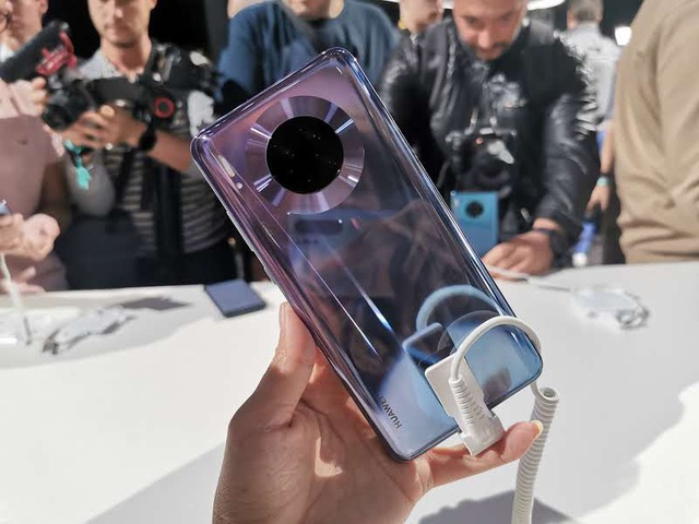 Cận cảnh bộ đôi Huawei Mate 30/30 Pro thiết kế hoàn toàn mới vừa ra mắt - 6 Cận cảnh bộ đôi Huawei Mate 30/30 Pro thiết kế hoàn toàn mới vừa ra mắt - 6