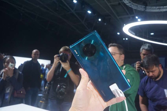 Cận cảnh bộ đôi Huawei Mate 30/30 Pro thiết kế hoàn toàn mới vừa ra mắt - 1 Cận cảnh bộ đôi Huawei Mate 30/30 Pro thiết kế hoàn toàn mới vừa ra mắt - 1