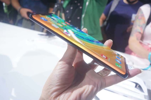 Cận cảnh bộ đôi Huawei Mate 30/30 Pro thiết kế hoàn toàn mới vừa ra mắt - 3 Cận cảnh bộ đôi Huawei Mate 30/30 Pro thiết kế hoàn toàn mới vừa ra mắt - 3