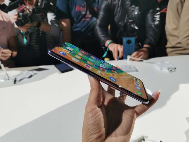 Cận cảnh bộ đôi Huawei Mate 30/30 Pro thiết kế hoàn toàn mới vừa ra mắt - 7 Cận cảnh bộ đôi Huawei Mate 30/30 Pro thiết kế hoàn toàn mới vừa ra mắt - 7