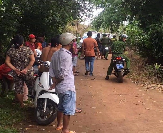 Khoảnh khắc kinh hoàng vụ nổ súng khiến 2 người thương vong - 1 Khoảnh khắc kinh hoàng vụ nổ súng khiến 2 người thương vong - 1