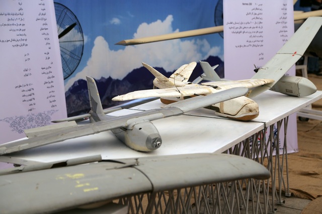 Iran bất ngờ khoe dàn “chiến lợi phẩm” máy bay không người lái của Mỹ - 5 Iran bất ngờ khoe dàn “chiến lợi phẩm” máy bay không người lái của Mỹ - 5