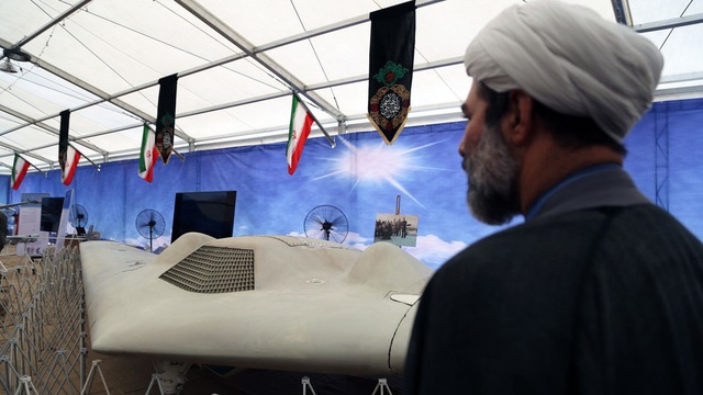Iran bất ngờ khoe dàn “chiến lợi phẩm” máy bay không người lái của Mỹ - 1 Iran bất ngờ khoe dàn “chiến lợi phẩm” máy bay không người lái của Mỹ - 1