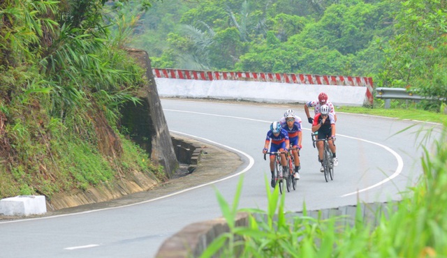 Tặng xe đạp điện cho tới 24 học viên Nam Đông  Báo Thừa Thiên Huế Online