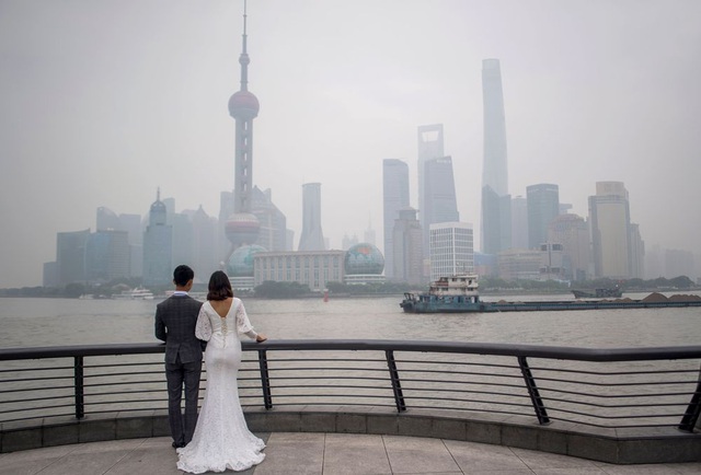 Gia đình Trung Quốc kết hôn, ly hôn 23 lần chỉ trong 1 tháng - 1
