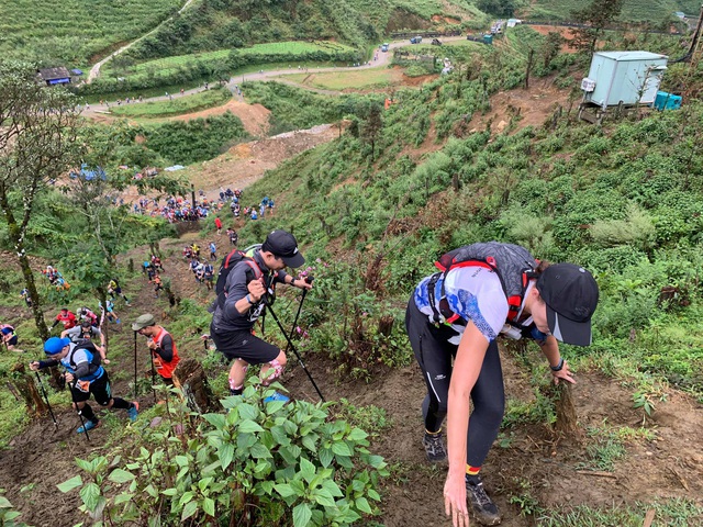 Cung đường 42km biến một người bình thường thành “xác sống” trong 14 tiếng như thế nào? - 1