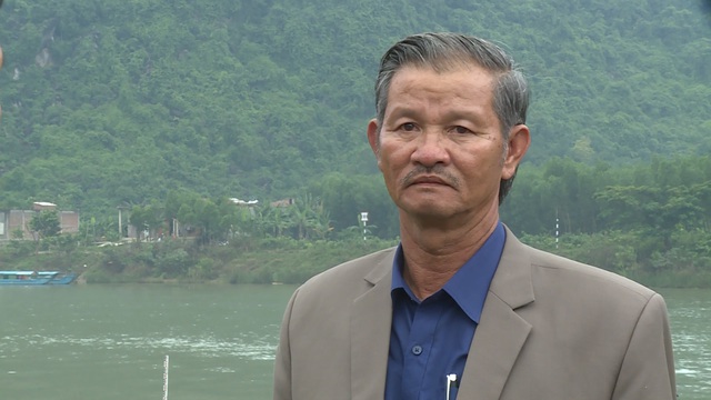 Bí thư thôn tự sắm thuyền, lập đội cứu hộ tình nguyện trên sông vào động Phong Nha - 1 Bí thư thôn tự sắm thuyền, lập đội cứu hộ tình nguyện trên sông vào động Phong Nha - 1