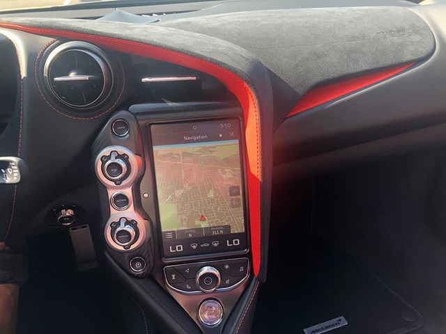 Đại gia Đà Nẵng tậu siêu xe McLaren 720S cao cấp nhất giá 27 tỷ - 6 Đại gia Đà Nẵng tậu siêu xe McLaren 720S cao cấp nhất giá 27 tỷ - 6