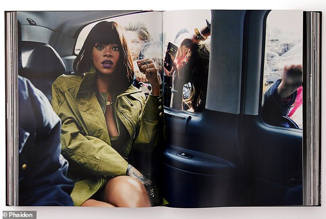 Sách ảnh 2,5 tỷ đồng của Rihanna bán hết trong “một nốt nhạc” - 10